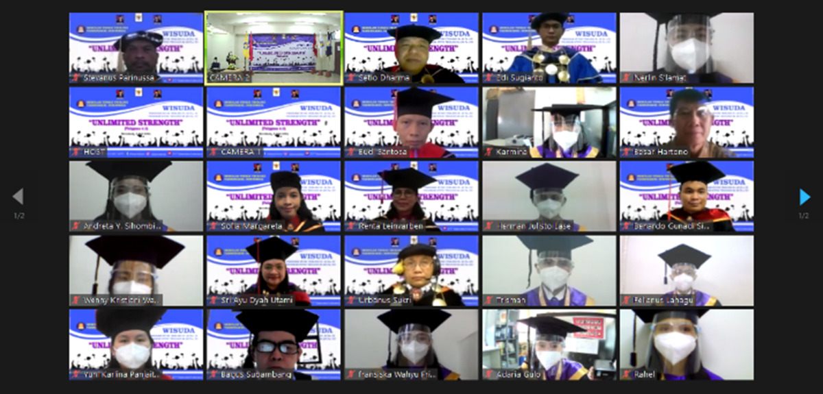 Foto Sesi Bersama Usai Acara Wisudajpg