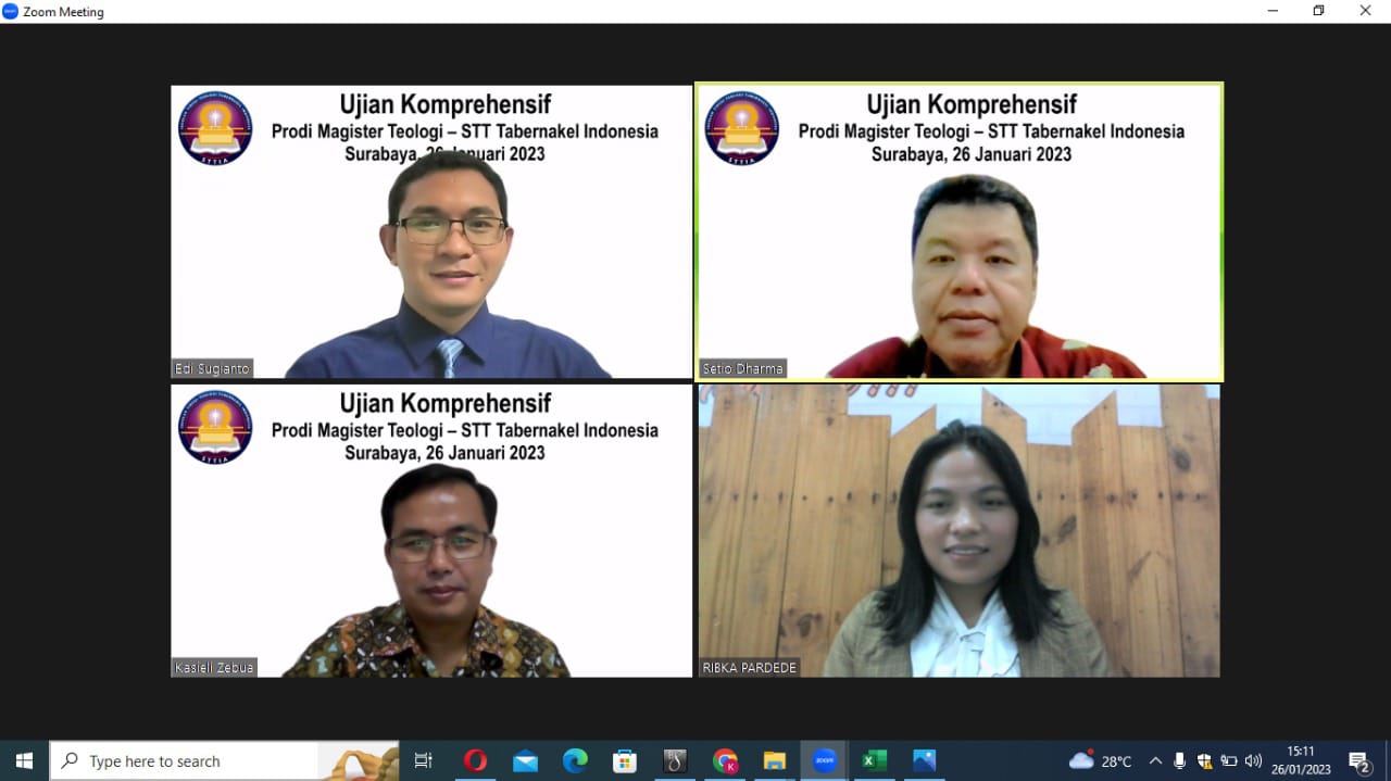 Foto bersama Dewan Penguji dan Mahasiswa setelah Ujian Komprehensif secara daring Program Studi Magister Teologi