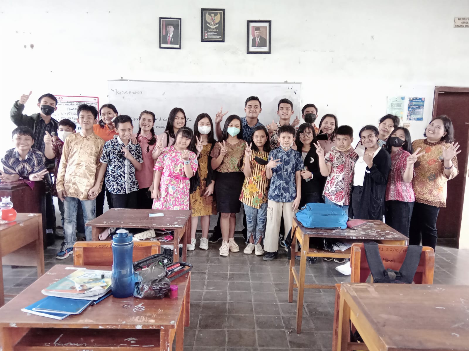 Mahasiswa Angkatan 2022 berkunjung di beberapa sekolah TK SD SMP di Malang untuk melakukan praktek penginjilan anak