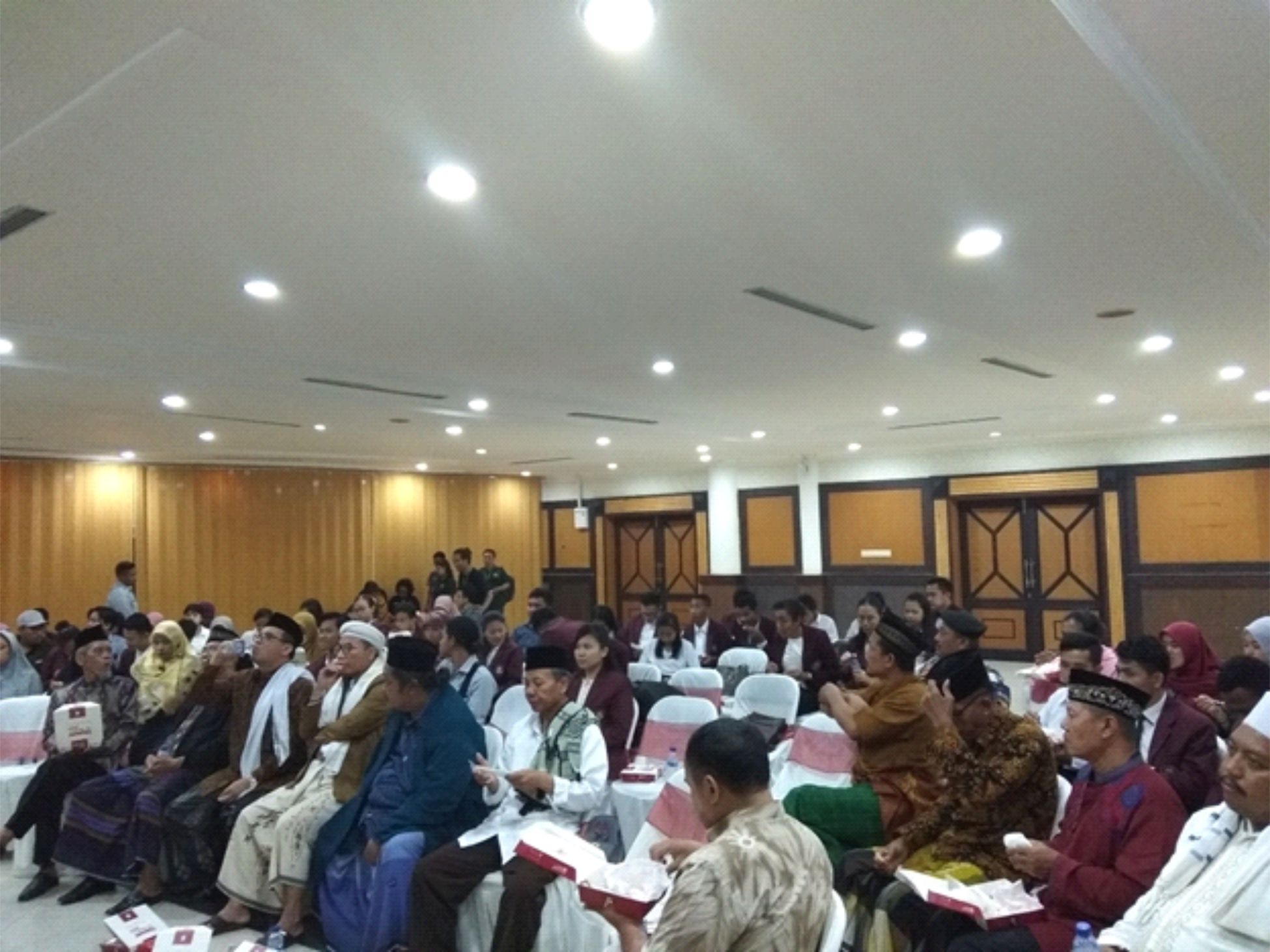 Peserta acara silahturahmi kebangsaan yang dihadiri oleh tokoh tokoh pemuka agama
