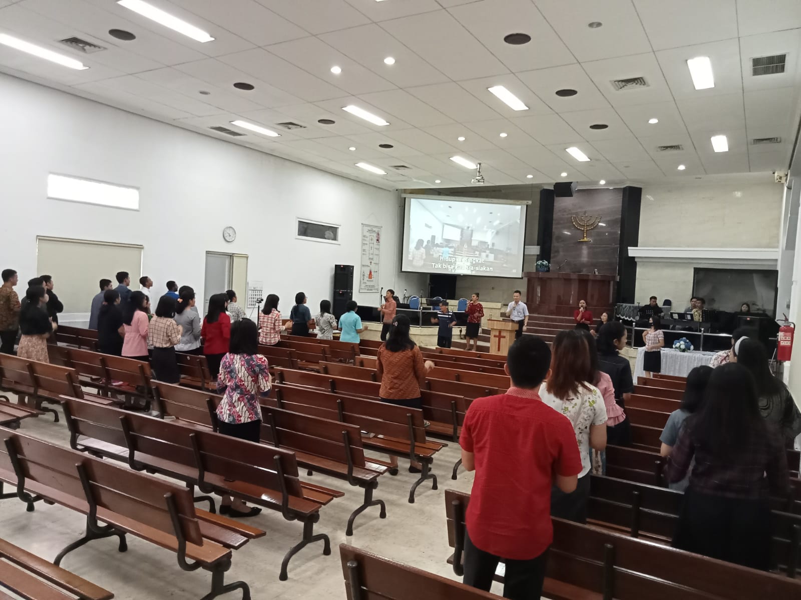 Suasana Ibadah Chapel Puasa bersama STT Tabernakel Indonesia di GPT Kristus Ajaib Surabaya